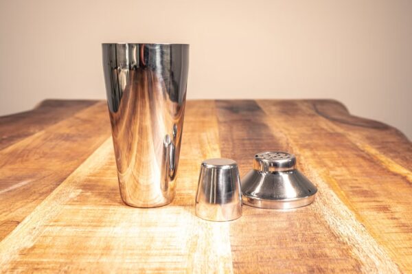 Cocktail Shaker 3tlg. - Edelstahl mit Sieb - 750 ml. - HOCHGLANZ POLIERT